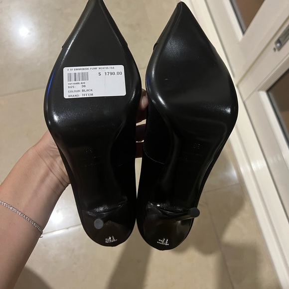 New Tom Ford Black Swarovski Pumps in Size US 8/38 (EU) - Picture 10 of 17